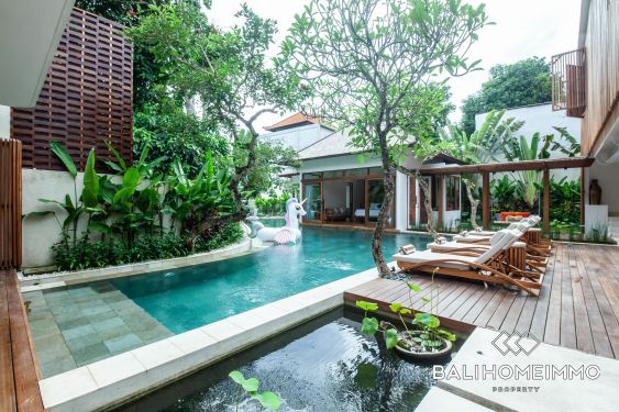 Image 3 from Vila modern 4 kamar tidur baru dijual hak milik di Bali Petitenget