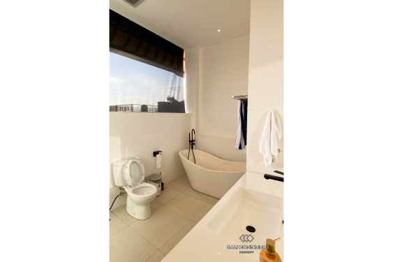 Image 20 from Brand New Spacious 5 Bedroom Ocean View Villa for Sale in Ungasan