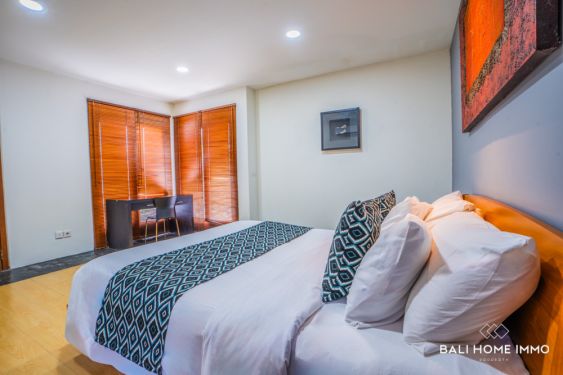 Image 19 from VILLA DE LUXE À COUPER LE SOUFFLE DE 10 CHAMBRES AVEC VUE SUR LES COLLINES DE JIMBARAN À VENDRE