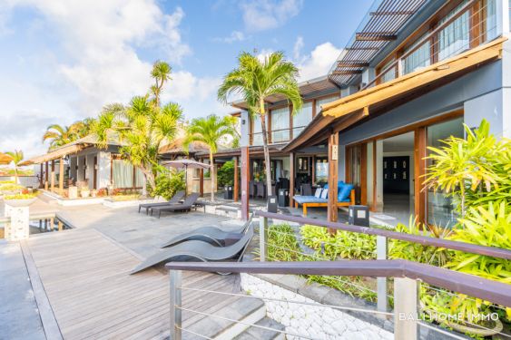 Image 4 from VILLA DE LUXE À COUPER LE SOUFFLE DE 10 CHAMBRES AVEC VUE SUR LES COLLINES DE JIMBARAN À VENDRE