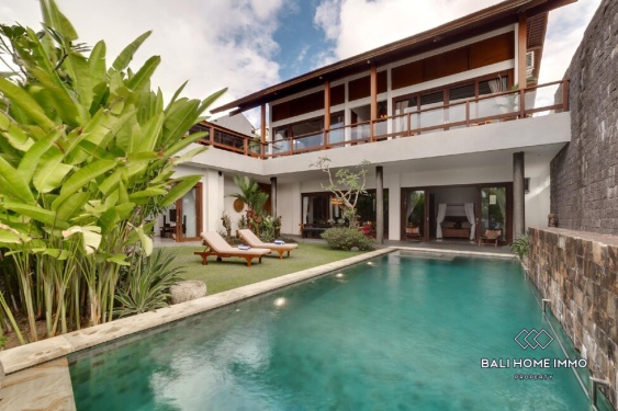 Villa de 3 chambres avec vue imprenable sur l'océan à vendre à Ungasan
