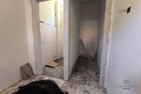 Image 5 from Espace commercial d'affaires, scène centrale sur le quartier animé de Legian