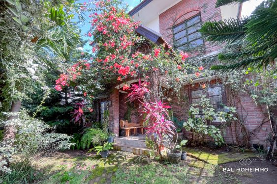 Image 1 from CHARMING 2 BEDROOM TOWNHOUSE FOR YEARLY RENTAL IN BALI KEROBOKAN