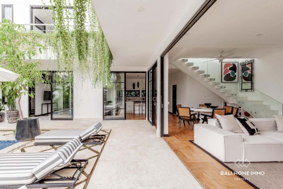 Charmante villa de 3 chambres à vendre en droit de superficie (leasehold) à Berawa, Bali