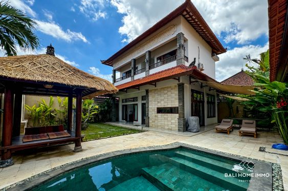 Image 1 from Charming 3-bedroom villa for sale in the center of Oberoi - Seminyak