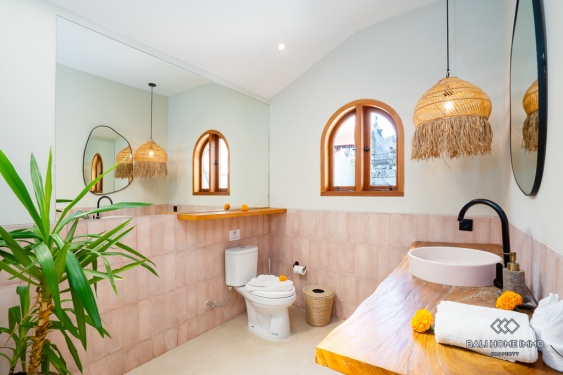 Image 19 from Charmante villa de 3 chambres en location à l'année à Bali Canggu Batu Bolong Echo Beach