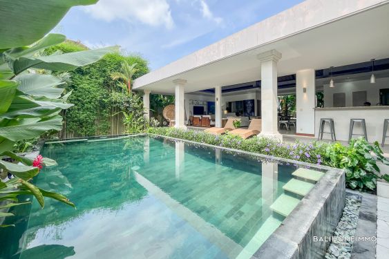 Image 2 from Charming 4 Bedroom Villa for Rent in Kerobokan Bali