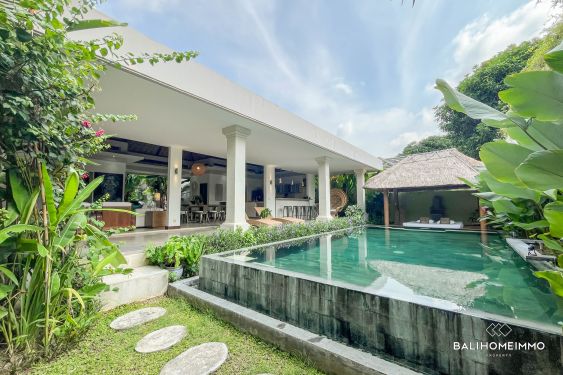 Image 1 from Charmante villa de 4 chambres à louer à Kerobokan Bali