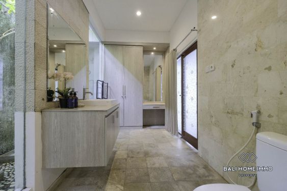 Image 16 from Villa Keluarga 5 Kamar Menawan Disewakan di Jimbaran