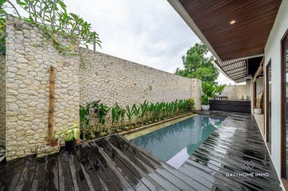 Image 2 from VILLA 2 KAMAR TIDUR TROPIS YANG CHIC DISEWAKAN DI ULUWATU DEKAT PANTAI PADANG PADANG