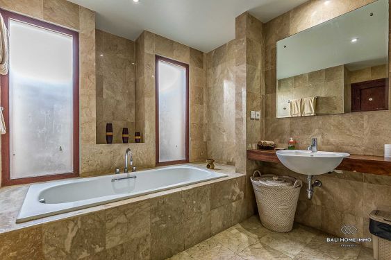 Image 17 from Cozy 2 Bedroom Apartment for Sale Leasehold in Bali Seminyak