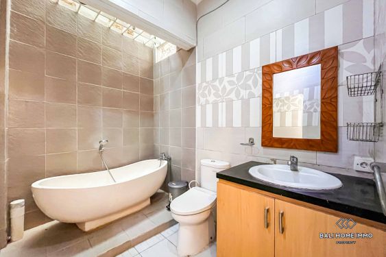 Image 15 from COZY 4 BEDROOMS VILLA FOR YEARLY RENTAL IN BALI - NUSA DUA