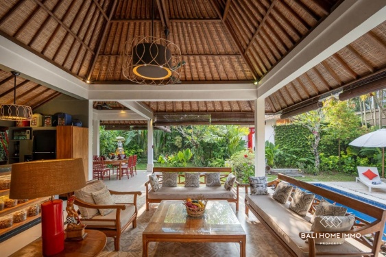 Image 2 from Cozy 4 Bedrooms Villa Walking Distance to Seminyak Beach