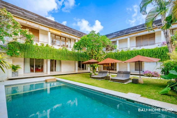 Cozy 5 Bedroom Villa for Sale in Jimbaran