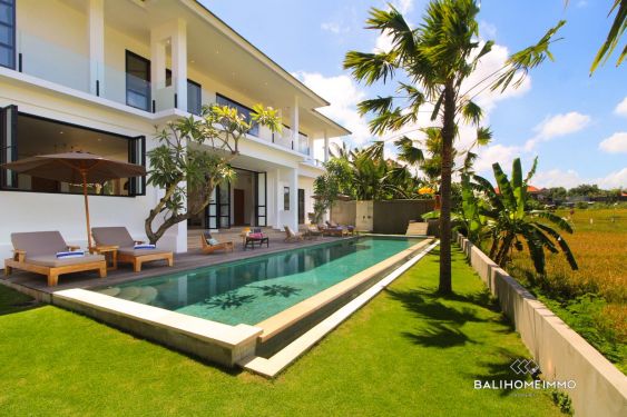 Image 1 from Disewakan Vila 4 Kamar dengan taman dan view sawah di Berawa