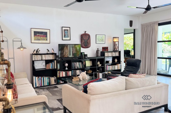 Image 3 from Élégante villa de 2 chambres avec immense jardin tropical à louer à Ubud