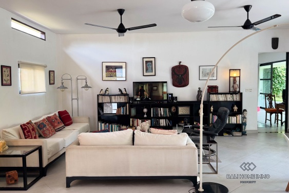 Image 2 from Élégante villa de 2 chambres avec immense jardin tropical à louer à Ubud