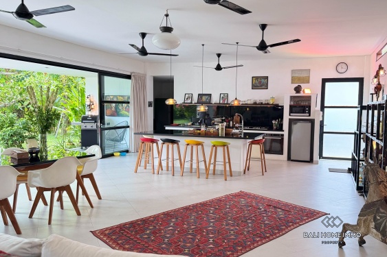 Image 6 from Élégante villa de 2 chambres avec immense jardin tropical à louer à Ubud