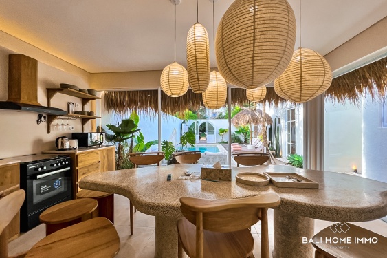 Image 6 from Élégante villa tropicale de 3 chambres à vendre à Ungasan, au design naturel chaleureux.