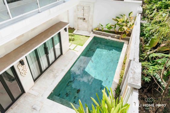Image 3 from Vila Elegan 3 Kamar Tidur dengan Desain Luas Dijual di Ungasan