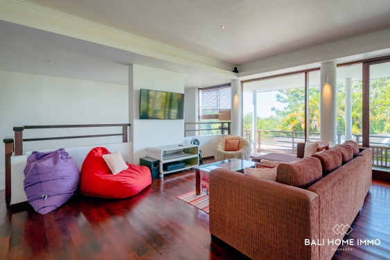 Image 6 from Élégante villa de 4 chambres avec vue sur l'océan et grand jardin à vendre à Ungasan