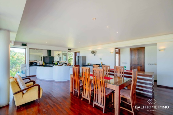 Image 9 from Élégante villa de 4 chambres avec vue sur l'océan et grand jardin à vendre à Ungasan