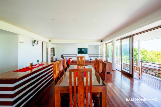 Image 10 from Élégante villa de 4 chambres avec vue sur l'océan et grand jardin à vendre à Ungasan