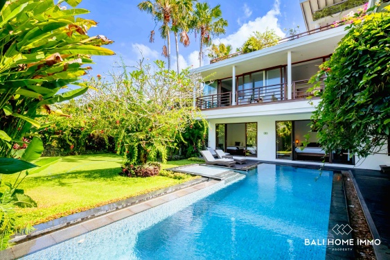 Image 3 from Élégante villa de 4 chambres avec vue sur l'océan et grand jardin à vendre à Ungasan