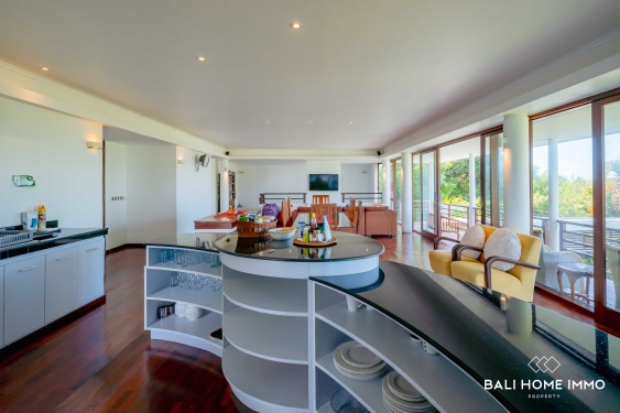 Image 13 from Élégante villa de 4 chambres avec vue sur l'océan et grand jardin à vendre à Ungasan