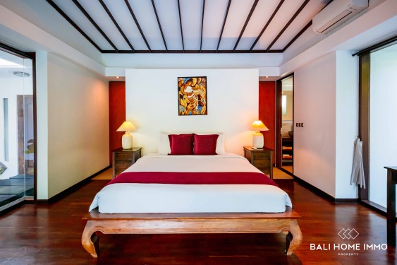 Image 16 from Élégante villa de 4 chambres avec vue sur l'océan et grand jardin à vendre à Ungasan