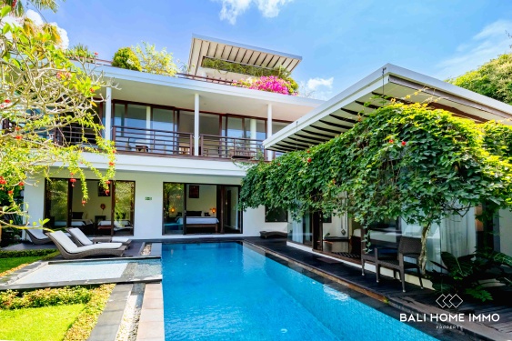 Image 2 from Élégante villa de 4 chambres avec vue sur l'océan et grand jardin à vendre à Ungasan