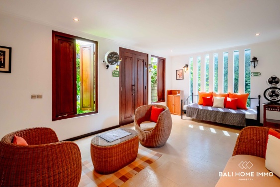 Image 11 from Élégante villa de 4 chambres avec vue sur l'océan et grand jardin à vendre à Ungasan