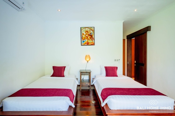 Image 20 from Élégante villa de 4 chambres avec vue sur l'océan et grand jardin à vendre à Ungasan