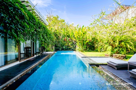 Image 5 from Élégante villa de 4 chambres avec vue sur l'océan et grand jardin à vendre à Ungasan