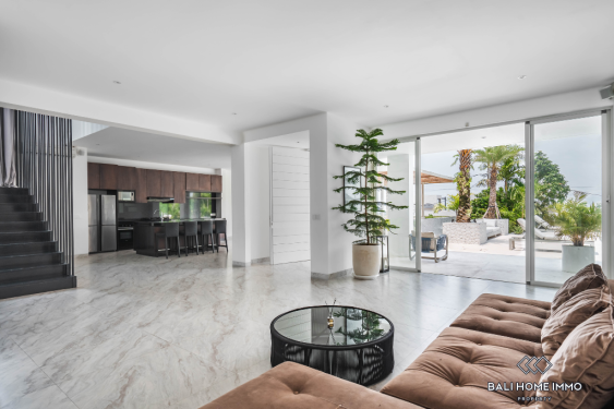 Image 6 from ÉLÉGANTE VILLA DE 4 CHAMBRES AVEC VUE SUR LA MER À VENDRE EN PLEINE PROPRIÉTÉ À UNGASAN