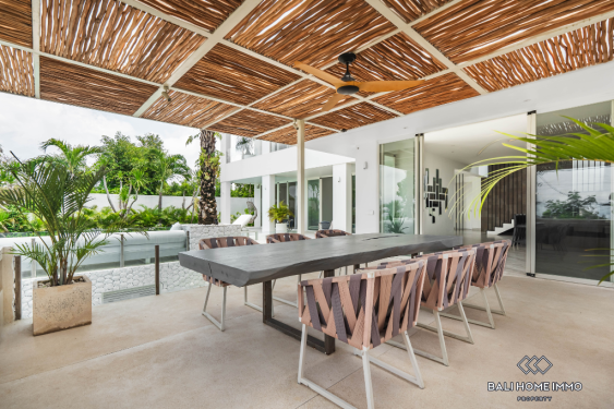 Image 9 from ÉLÉGANTE VILLA DE 4 CHAMBRES AVEC VUE SUR LA MER À VENDRE EN PLEINE PROPRIÉTÉ À UNGASAN