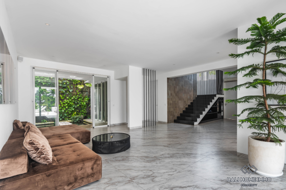 Image 5 from ÉLÉGANTE VILLA DE 4 CHAMBRES AVEC VUE SUR LA MER À VENDRE EN PLEINE PROPRIÉTÉ À UNGASAN