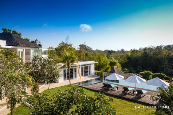 Image 3 from Élégante villa de 5 chambres à vendre à Ungasan avec vue sur la jungle et l'océan