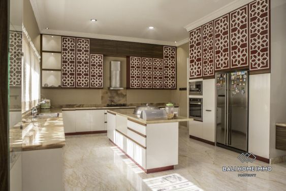 Image 7 from Élégante villa de 5 chambres avec toit-terrasse et vue sur l'océan à vendre près de Pecatu