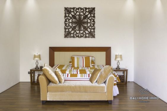 Image 9 from Élégante villa de 5 chambres avec toit-terrasse et vue sur l'océan à vendre près de Pecatu