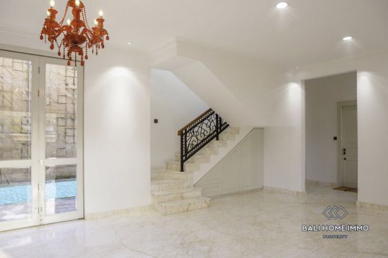 Image 14 from Élégante villa de 5 chambres avec toit-terrasse et vue sur l'océan à vendre près de Pecatu