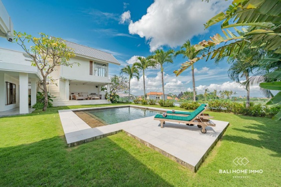 Élégante villa de 5 chambres avec vue panoramique sur les rizières et l'océan à Seseh