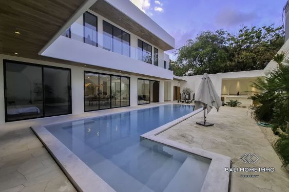 Image 1 from Villa Eksklusif 5 Kamar Tidur Dijual & Disewa di Jimbaran – Desain Mewah