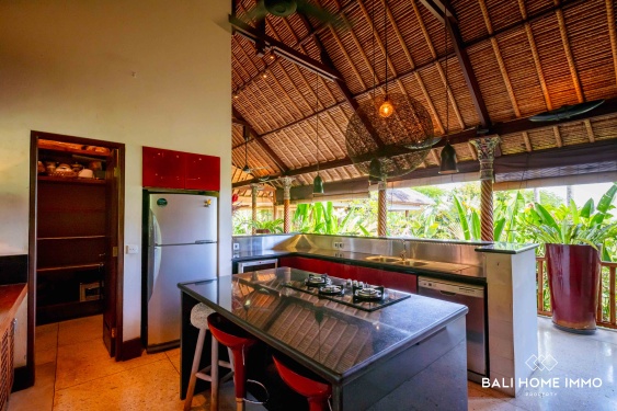 Image 18 from EXPANSIVE 4 BEDROOM BALINESE STYLE VILLA FOR SALE AND RENT IN JIMBARAN