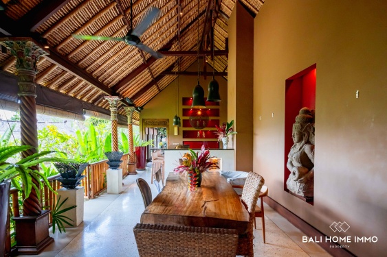 Image 15 from EXPANSIVE 4 BEDROOM BALINESE STYLE VILLA FOR SALE AND RENT IN JIMBARAN