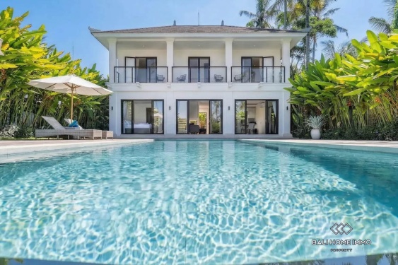 Magnifique villa moderne de 3 chambres avec vue panoramique sur les rizières à vendre à Ubud