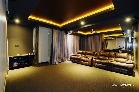 Image 15 from Vila 3 Kamar Tidur yang Indah Dijual Hak Milik di Bali Kerobokan