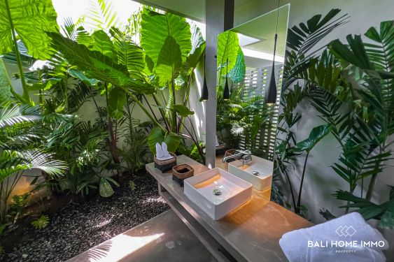 Image 20 from Exquisite 6 bedroom luxury villa for sale leasehold in Seseh Beach side