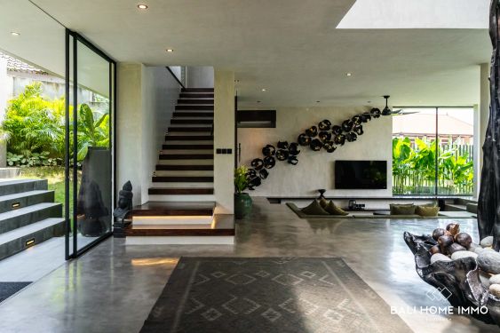 Image 9 from Exquisite 6 bedroom luxury villa for sale leasehold in Seseh Beach side