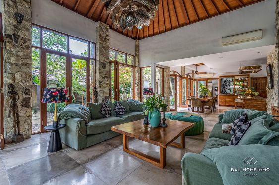 Image 3 from Exquisite 7 Bedroom Villa for Sale Leasehold Near Double Six Bali Seminyak